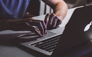 2大王牌同时报废！曼城后防崩盘惊现1条裂缝，瓜帅绝望了